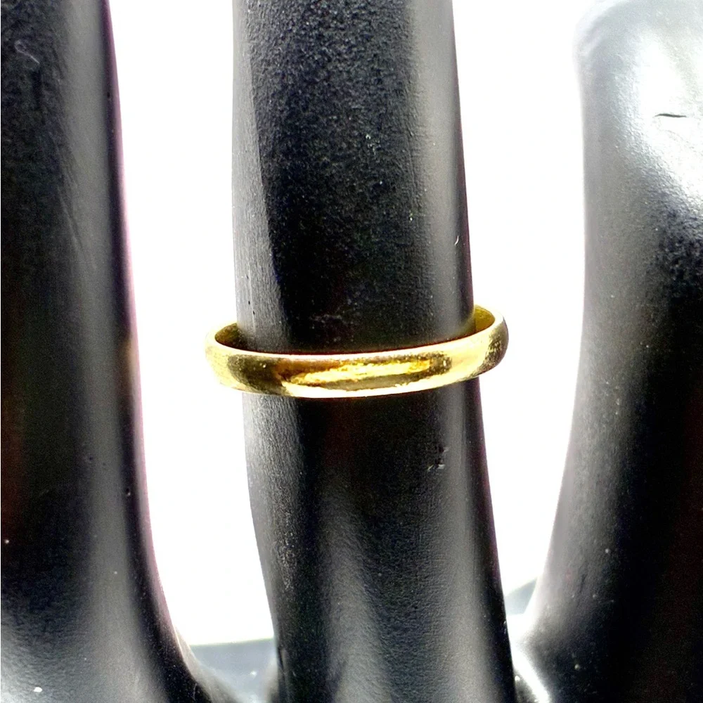 Vintage Snoopy Playing Basketball Adjustable Ring in Gold Tone